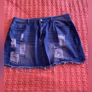 Women’s SHEIN 4X Skirt, approx 18” long, worn once